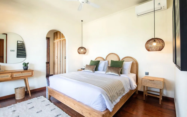 Canggu 400m Tobeach Escape 4br Designer Villa