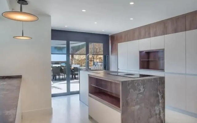 Sunrise Villa Marbella by Lodgerstrip