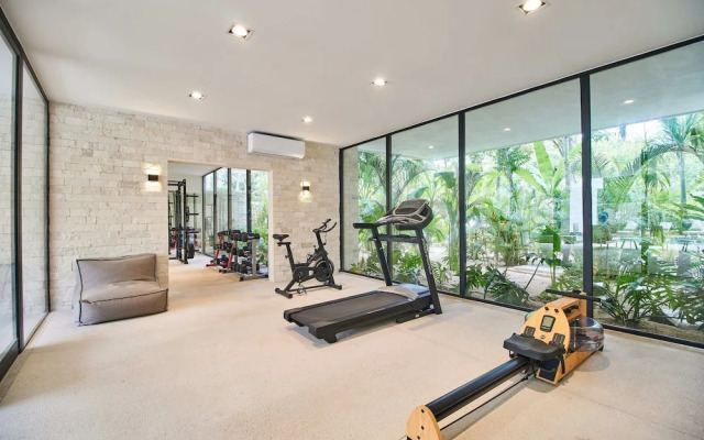 Pure Condos 302 By Lockey