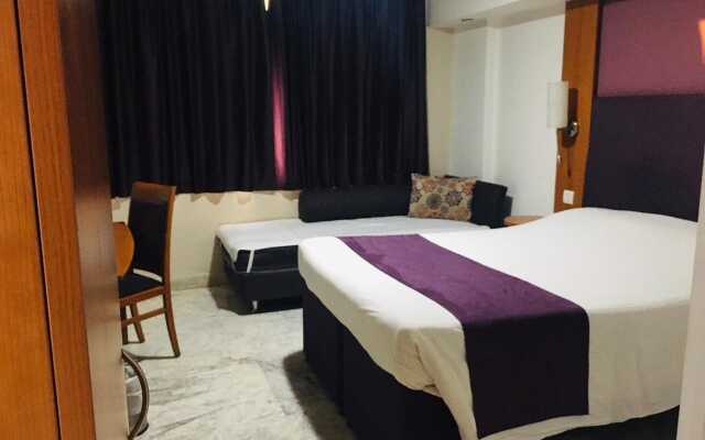 Caspia Hotel New Delhi Shalimar Bagh