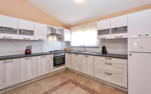 Amazing Home in Zadar With Wifi and 2 Bedrooms