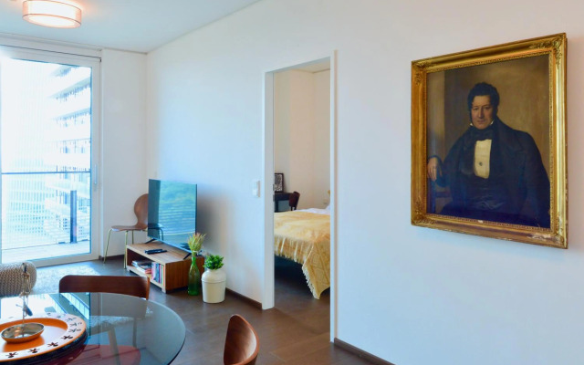 Brand-New, Close to Centre, Rooftop-Summer-Pool