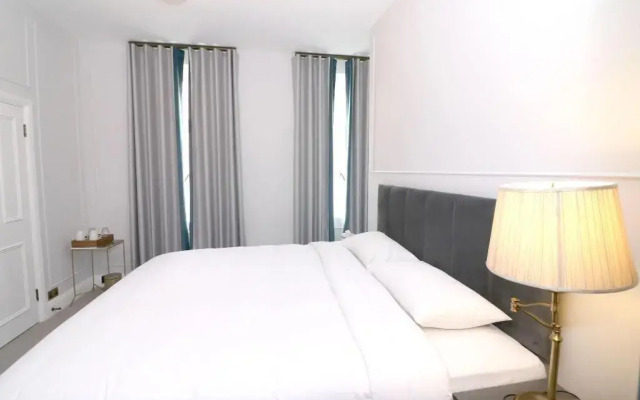 Three Falcons Hotel