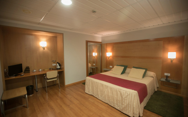 Hotel Reconquista