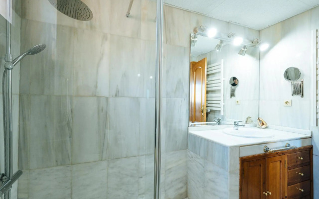 acogedor piso con parking santa justa