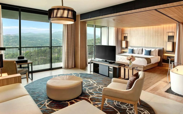 Royal Tulip Gunung Geulis Resort and Golf