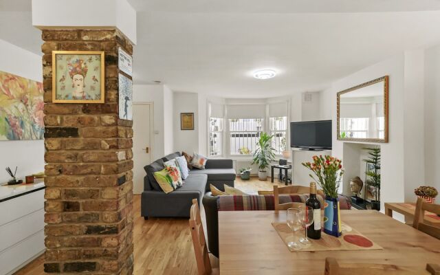 Stylish Central 2-bed Apartment With Pvt Garden