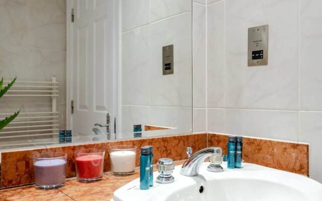 Central 2BR Home in Heart of Kensington, 4 Guests