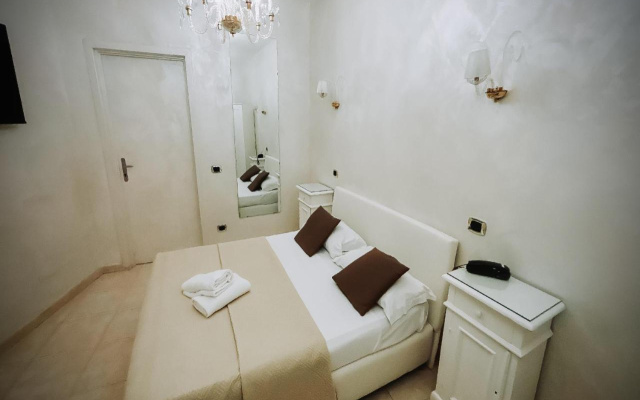 Bee Queen Hotel