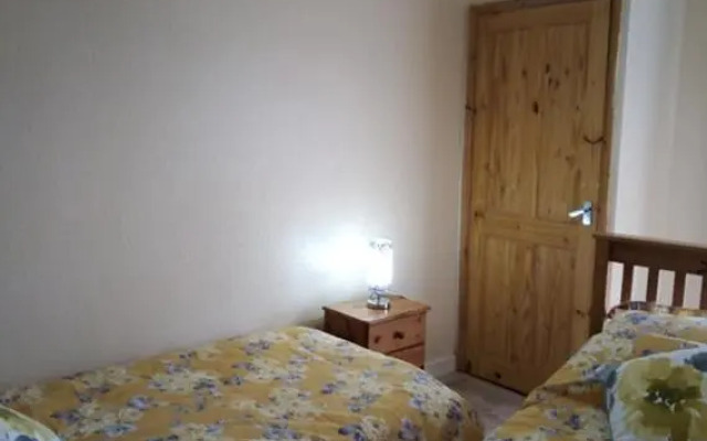 Eden Rose Cottage in Morecambe hot tub