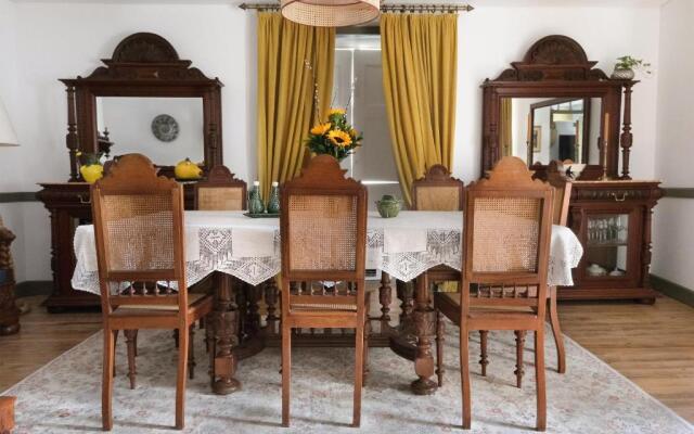 Casa da Praça - Guest House