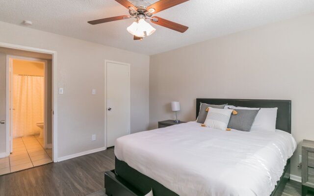 The Economy Suites of East Austin