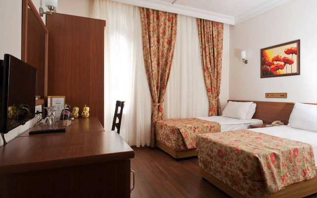 Triana Hotel