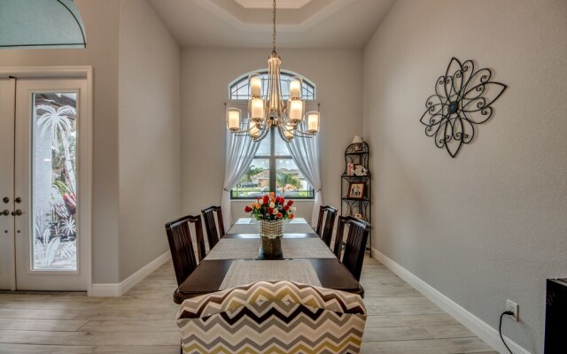 Villa Lake Kennedy - Roelens Vacations