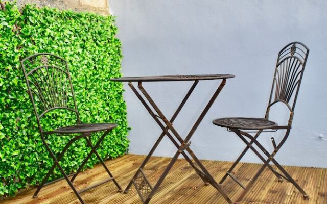 Traditional 4 Bedroom Home in Trendy Ranelagh