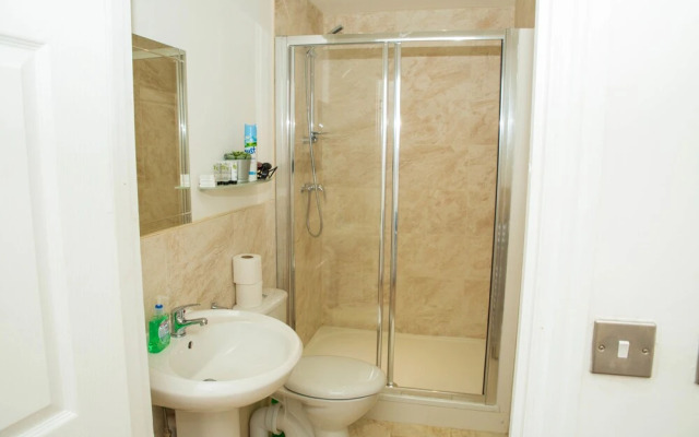 Everest Apartments Aldershot by SAZ Living