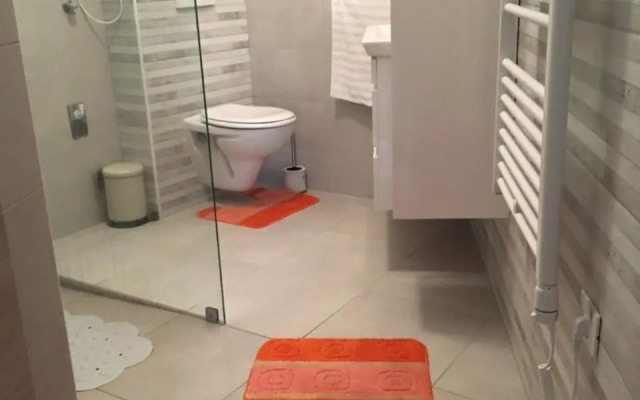Holly apartman
