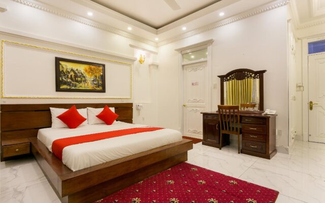 Hotel Kim Cuong  by OYO Rooms