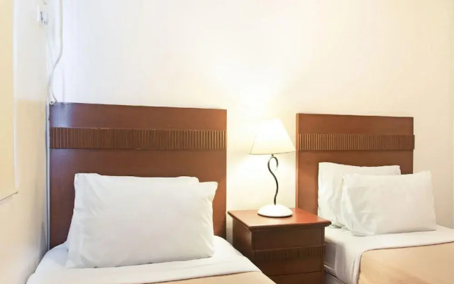 Townhouse OAK Avitel Hotel