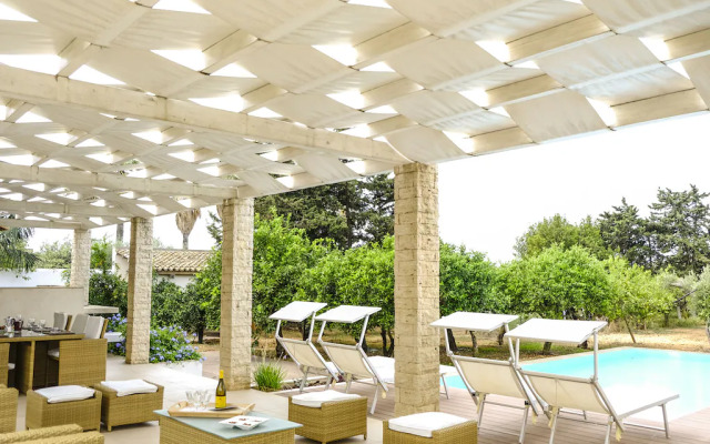 Villa with swimming pool in beautiful Sicily