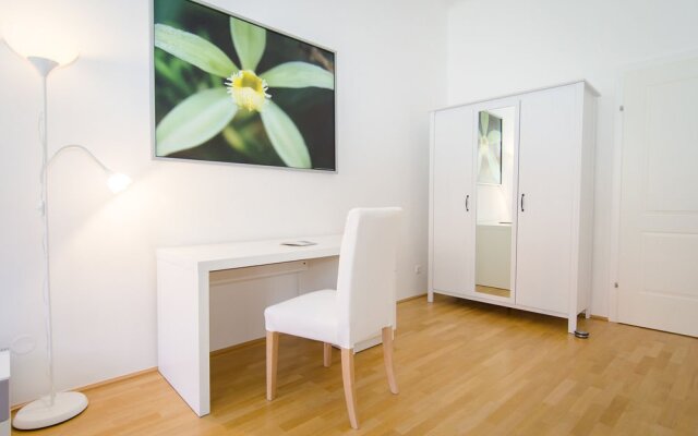 Naschmarkt Studio by welcome2vienna