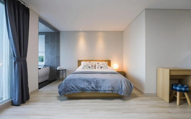 Yeosu Lamer Pension