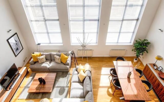 Stunning 2 Bed Apt in Merchant City With Parking