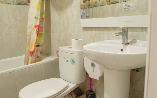 Go Bcn Hostal Ideal Badal - Hostel