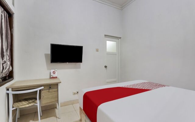 OYO 91082 Nathania Exclusive