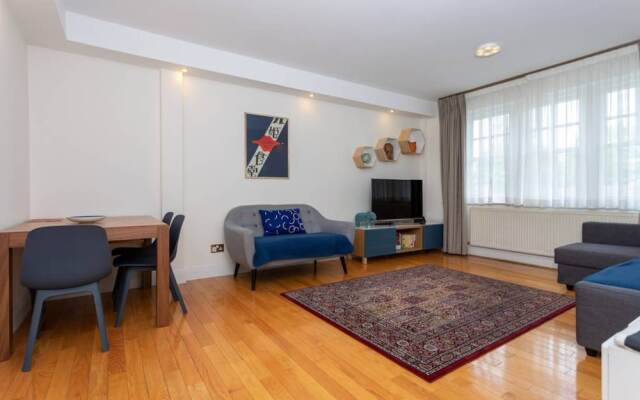 2 Bedroom Flat In Kilburn