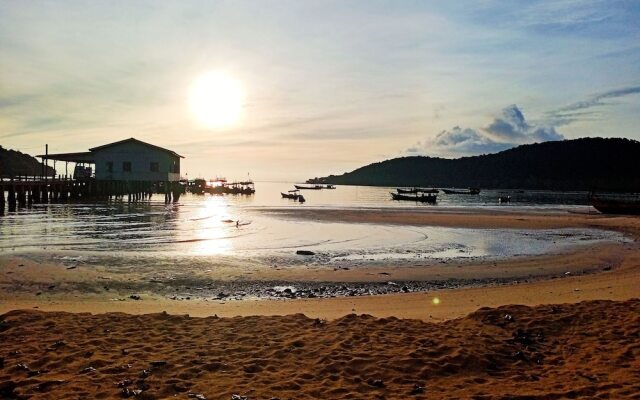 The Azure - M'Pai Bay