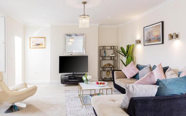 16 Lansdown -By Luxury Apartments