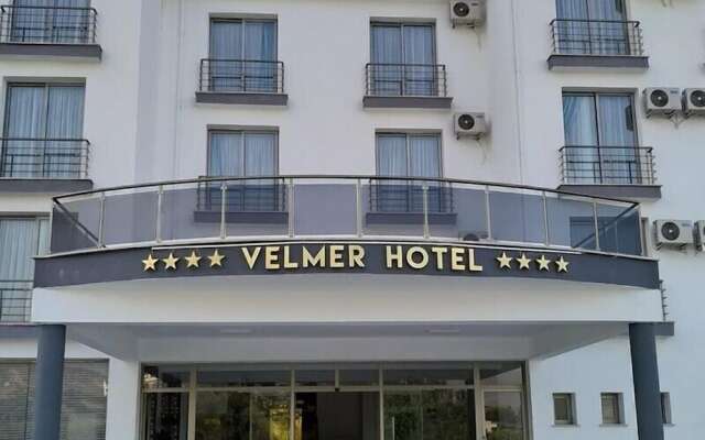 Velmer Hotel