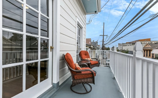Newly Renovated 4BD Penthouse