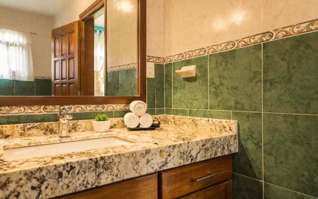 La Buena Vida Suites - Adults Only