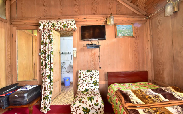 Houseboat Zaindari Palace