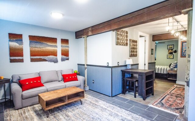 Tobacco Warehouse Inn