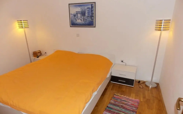 Markle - Swimming Pool and Sunbeds - A1