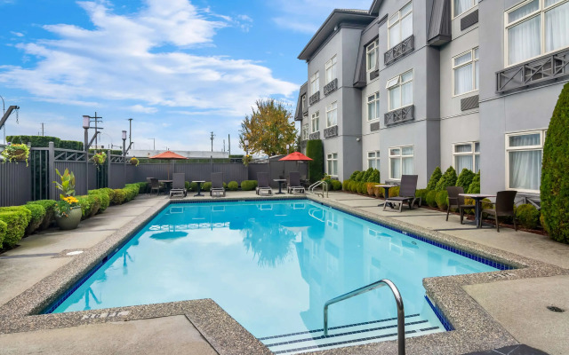 Best Western Plus Pitt Meadows Inn & Suites