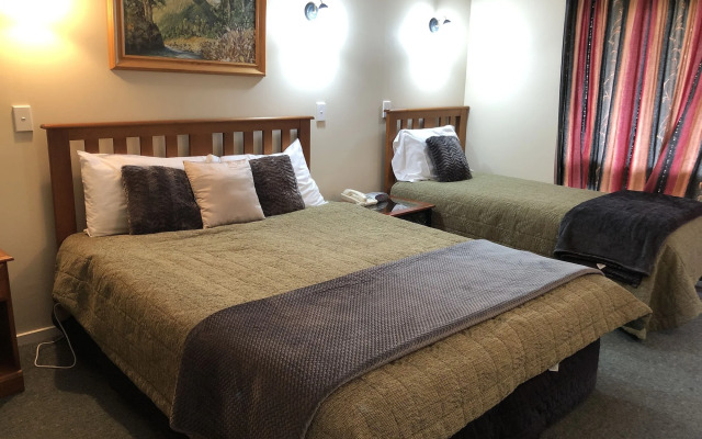 Te Anau Manapouri Lake Hotel