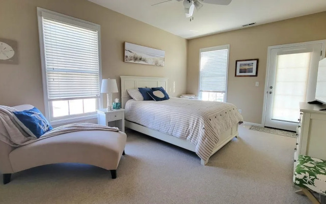 Sandy Bottom Circle 6301