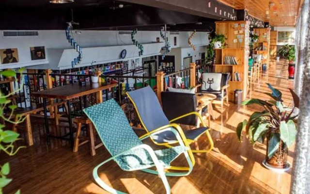 Luoyang Anximen Young Hostel