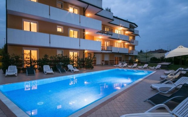 Peschiera 2 min Center With Pool