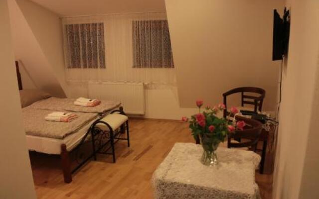 Guest House Tri Korunky