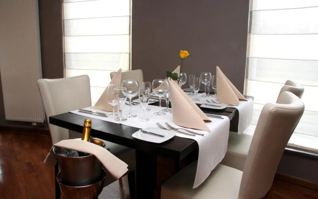 Ibis Styles Charleroi Airport Aero 44