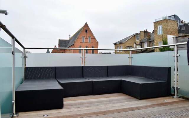 Spacious 2 Bedroom in Battersea