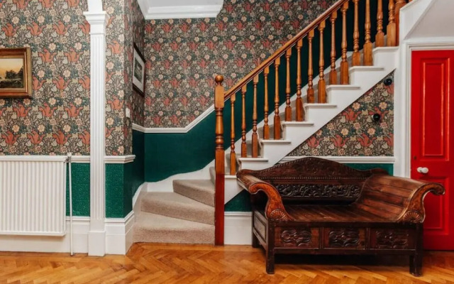 Waterfront Retreat in Hambleden