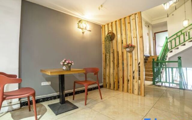 Xiaoshuchuan Riverside View Guesthouse (Zhenyuan Ancient Town)