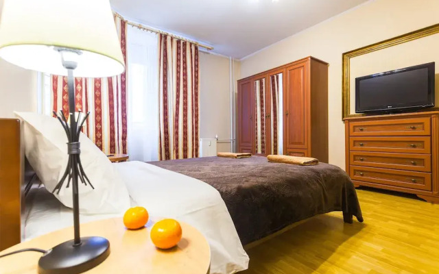 Apartment on Budapeshtskaya 7