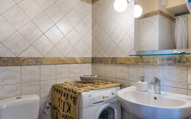 Nais Apartments & Studios